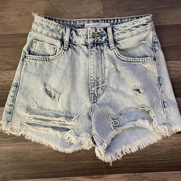 Zara Pants - Zara distressed shorts